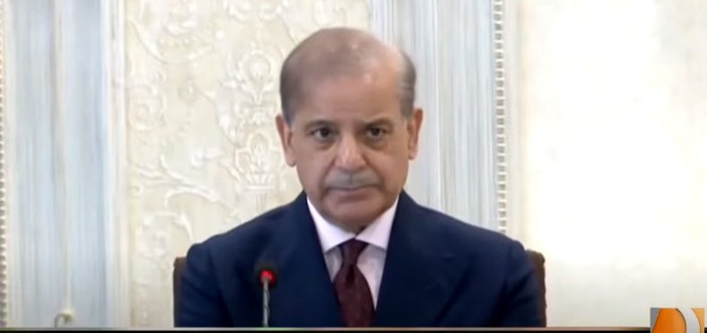 وزيراعظم شهباز شريف جي صدارت هيٺ ديامر ڀاشا ڊيم ۽ ٻين پاڻي وسيلن بابت اجلاس